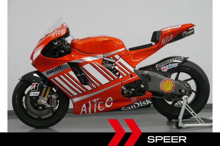 Motor Ducati Desmosedici GP08 bekas tunggangan Casey Stoner dijual untuk umum.