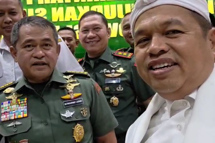 Gubernur Jawa Barat Dedi Mulyadi usai pertemuan dengan Kepala Staf Angkatan Darat (KSAD) Jenderal TNI Maruli Simanjuntak, Wakasad, Pangdam Jaya, dan Pangdam III/Siliwangi, Rabu (25/6/2025).