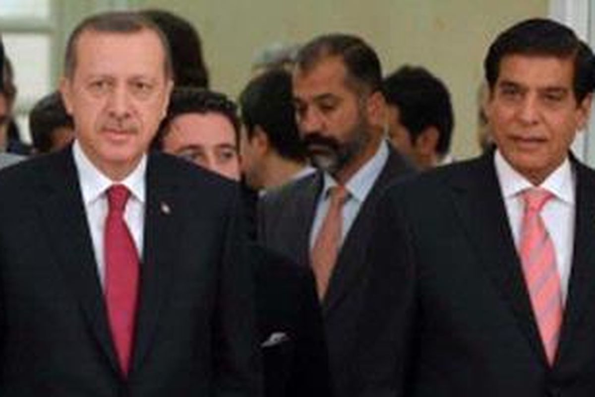 Para pemimpin negara juga mengadakan pertemuan bilateral seperti PM Turki dan PM Pakistan.