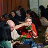 Turis Asing Ikut Meriahkan Tradisi Tumpeng Sewu Suku Osing Banyuwangi