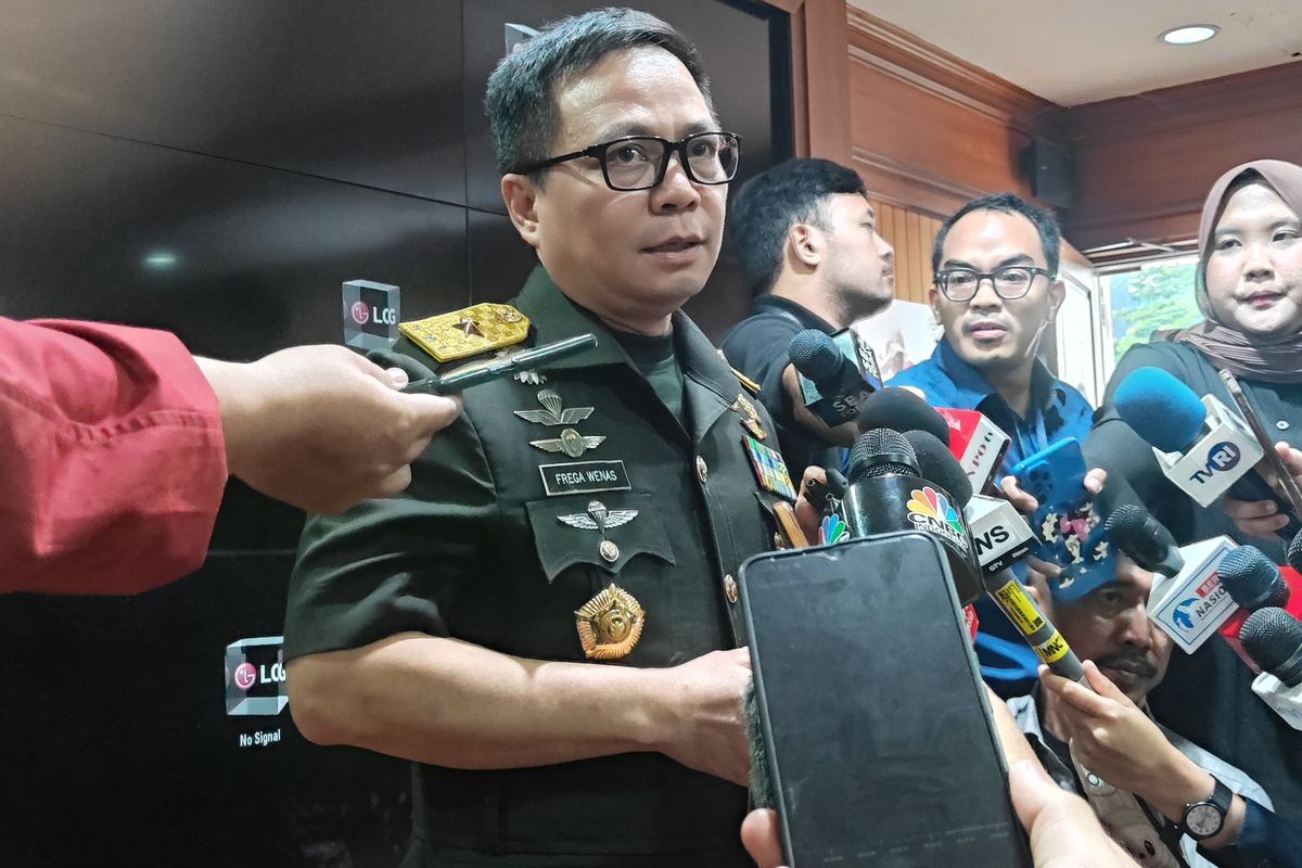 Kemenhan Serahkan Regulasi Penggunaan Senpi Anggota Ke Mabes TNI