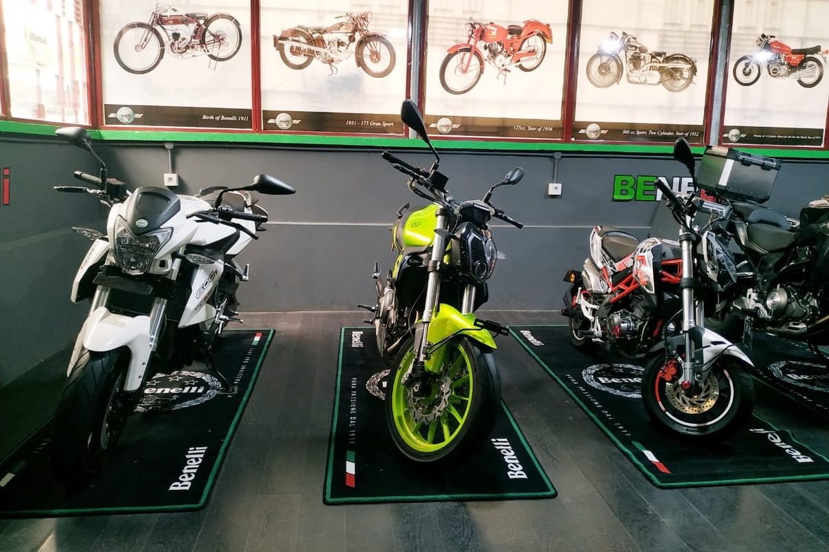 Pembukaan diler baru Benelli di Carburator Springs