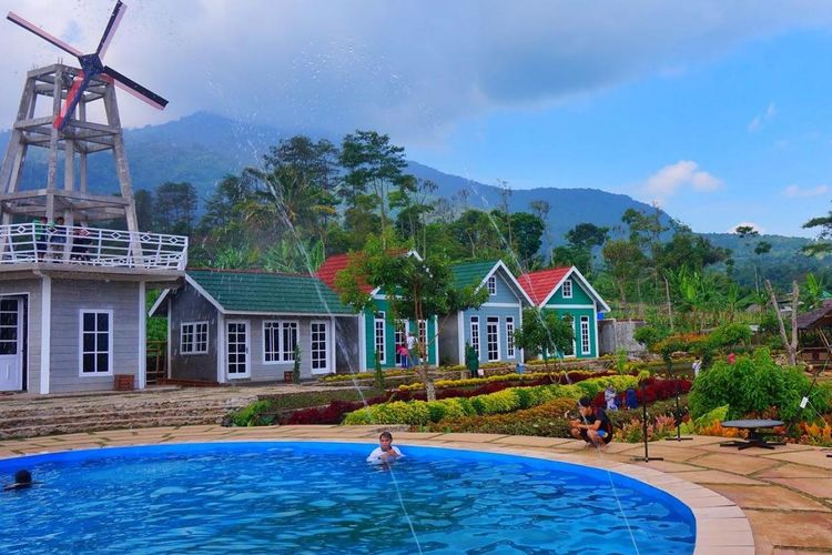 Lembah Nirwana adalah tempat wisata instagramable di Kendal, Jawa Tengah. 