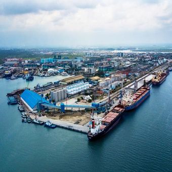 Direktur Sumber Daya Manusia (SDM) PT Pelindo Multi Terminal Edi Priyanto menekankan pentingnya adaptasi terhadap perubahan serta berbagi kiat bagaimana menjadi agen perubahan yang efektif. 