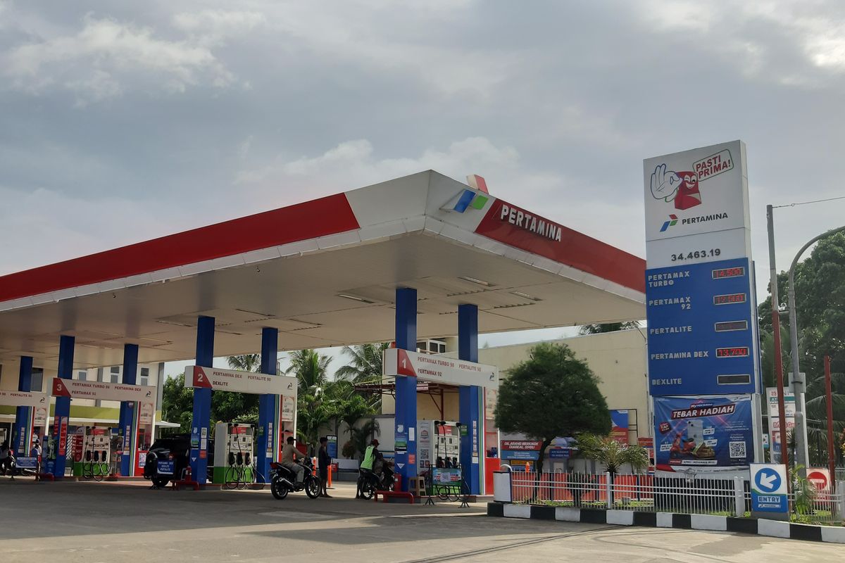 Harga BBM jenis Pertamax Turbo, Dexlite dan Pertamina Dex naik, tapi harga Pertamax, Pertalite dan Solar tetap. 