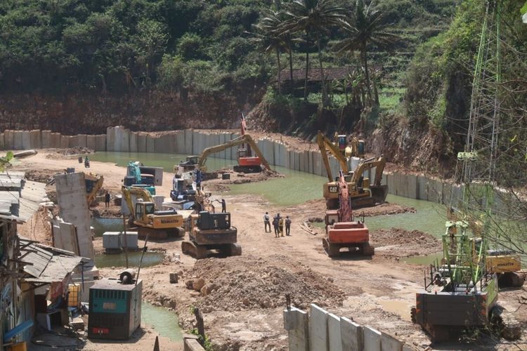 Proses pembangunan pelabuhan di Pantai Gesing, Gunungkidul