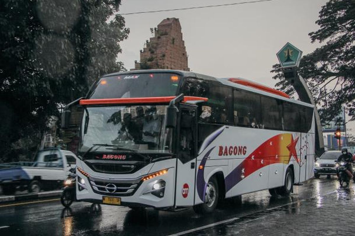 Bus baru PO Bagong dengan bodi Max Facelift buatan Karoseri Tentrem