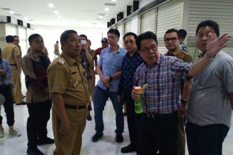 Wakil Wali Kota Bandung Yana Mulyana meninjau salah satu spot di Bandung Elektronik Centre (BEC) untuk Mal Pelayanan Publik