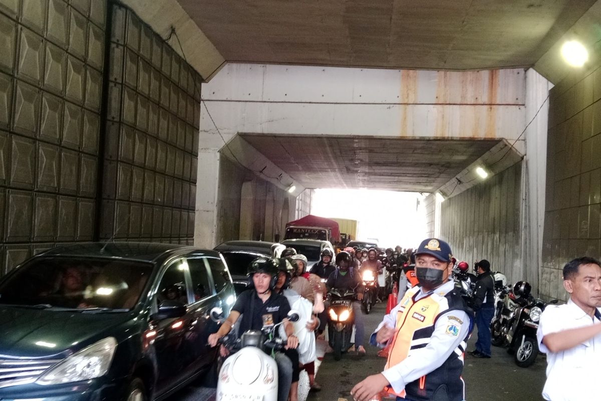 Lalu Lintas Arah Kemayoran Macet Imbas Perbaikan Pompa Air di Underpass Angkasa