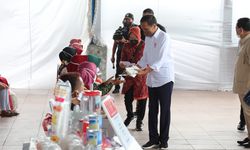 Salurkan Bansos di 3 Daerah di Jatim, Jokowi Sempatkan Berdialog dengan Warga