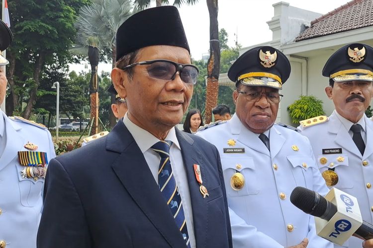 Menteri Koordinator Bidang Politik, Hukum, dan Keamanan Mahfud MD saat ditemui di Istana Wakil Presiden, Jakarta, Kamis (27/7/2023).