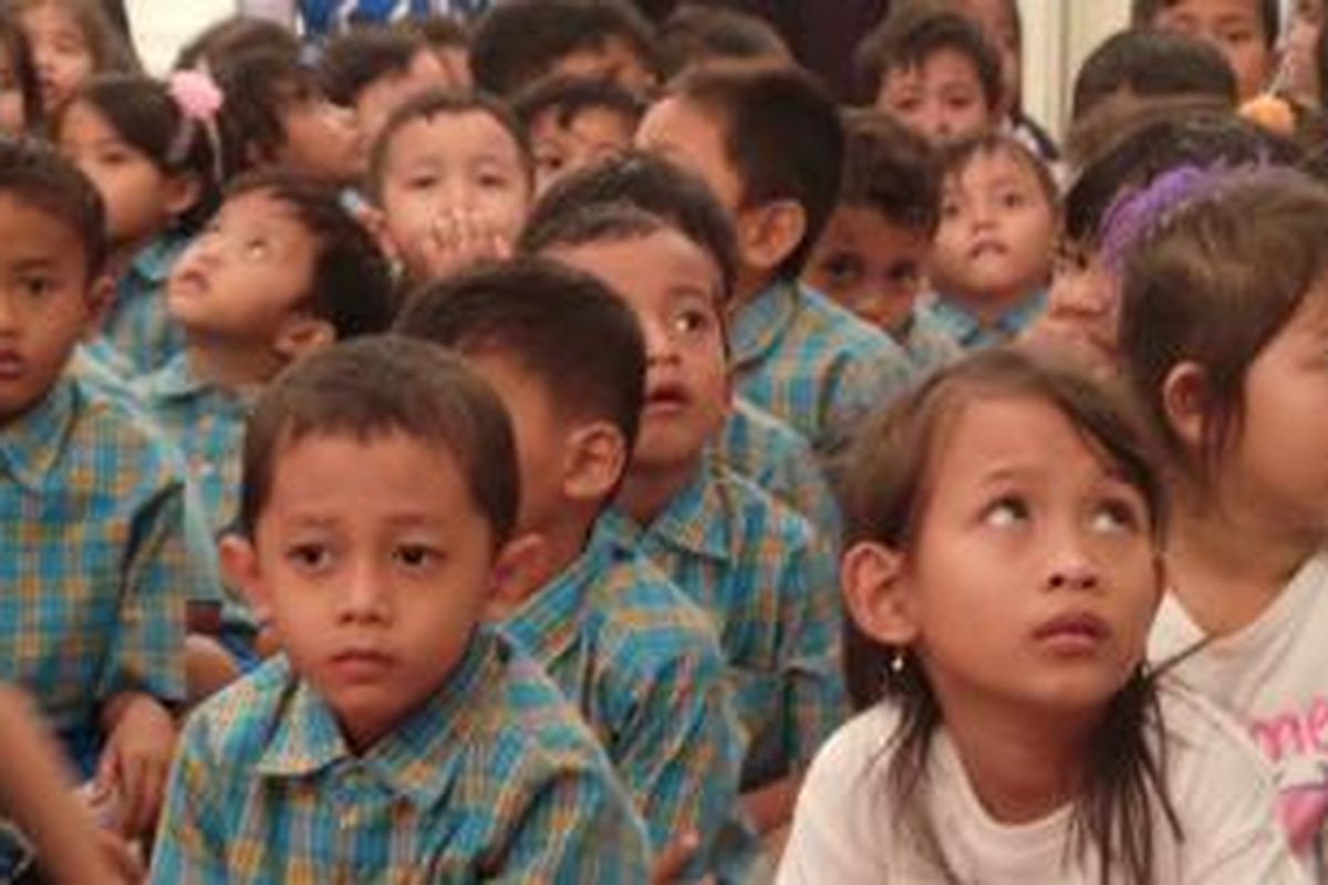 Sekitar seratus anak dari Rusunawa Marunda mengunjungi Balaikota, Jakarta Pusat, Selasa (22/4/2014).