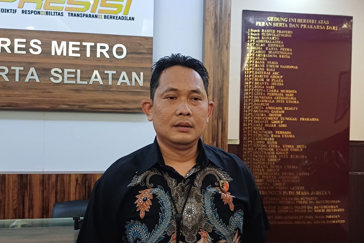 Kasat Reskrim Polres Metro Jakarta Selatan AKBP Bintoro saat ditemui wartawan di kantornya, Jumat (26/4/2024).