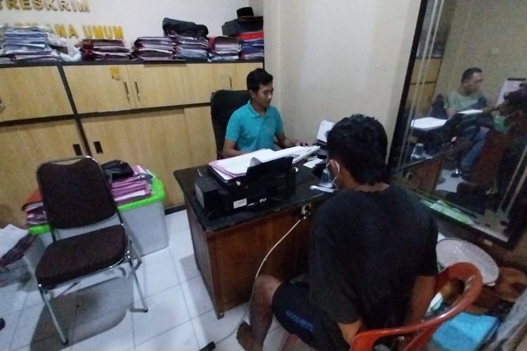 Pria di Banyuwangi Tusuk Istri Siri hingga Tewas gara-gara Cemburu