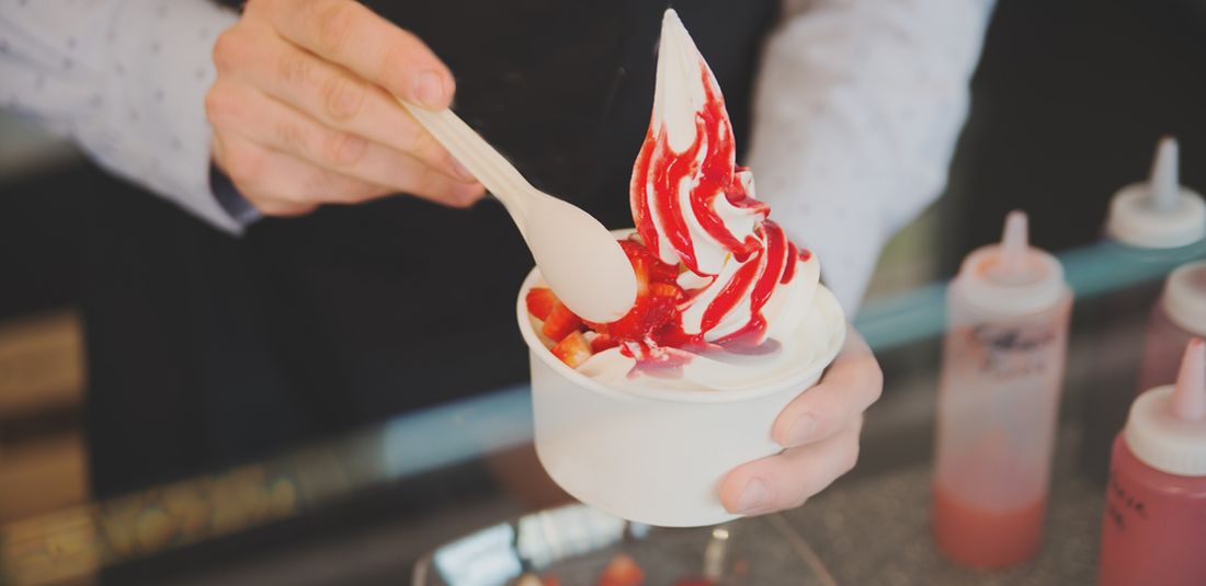 Ilustrasi frozen yoghurt yang populer di Amerika Serikat, termasuk satu dari 12 jenis es krim populer di dunia.