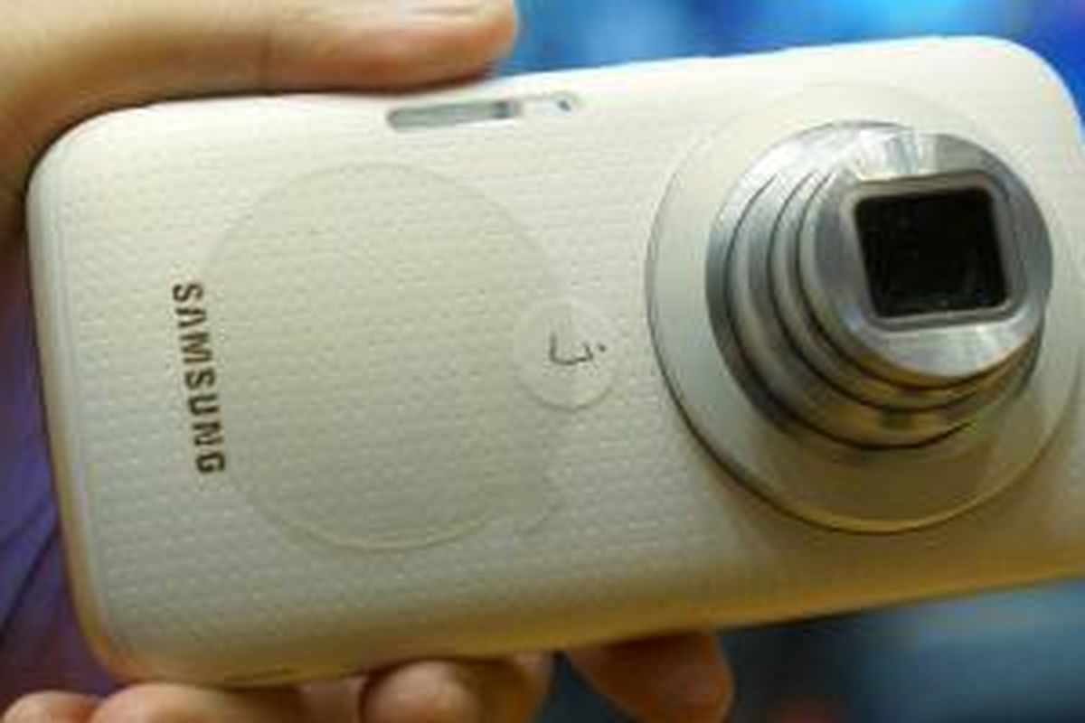 Samsung Galaxy K-Zoom.