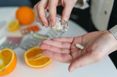 Berbahayakah Minum Vitamin di Kondisi Perut Kosong?
