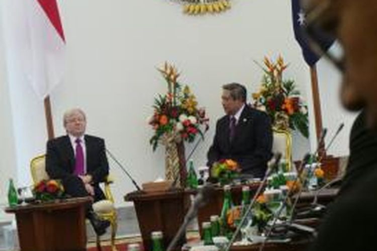Presiden Susilo Bambang Yudhoyono (kanan) menerima PM Australia Kevin Rudd di Istana Kepresidenan Bogor, Jawa Barat, Jumat (5/7/2013).