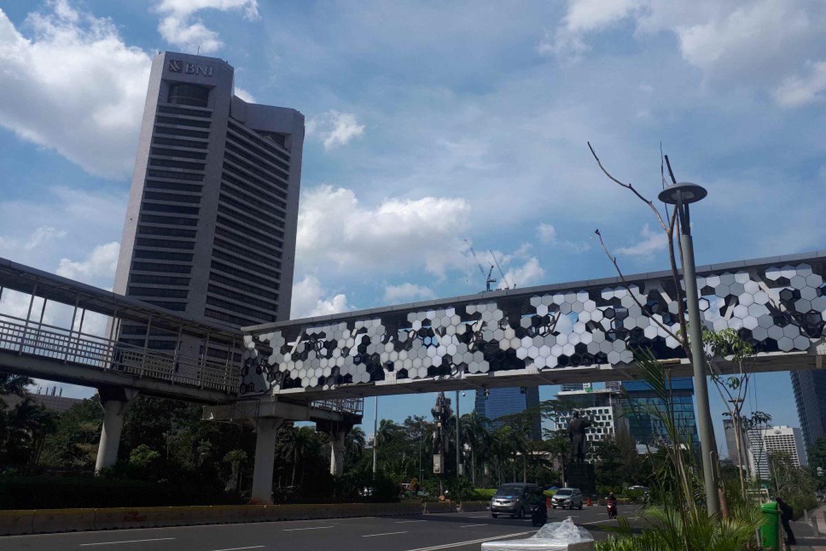 JPO Dukuh Atas yang baru dibangun untuk menghubungkan JPO Dukuh Atas sisi timur dan halte transjakarta Dukuh Atas 2. Foto diambil Jumat (4/1/2019).