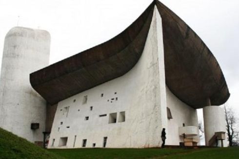 Mahakarya Le Corbusier Dirusak Pencoleng