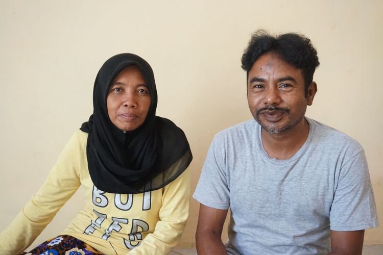 Mir Ahmad Bin Kholil Ahmad atau Azis, pengungsi Rohingya yang menikah dengan Ristiani Sulam warga Kabupaten Banyuwangi. Saat ini mereka tinggal di Dusun Pekarangan Desa Kelir Kecamatan Kalipuro