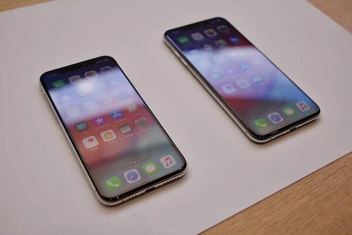 Perbandingan antara iPhone Xs dan iPhone Xs Max