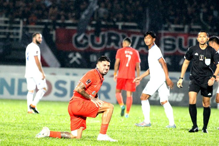 Ekspresi penyerang Borneo FC, Matheus Pato, kala beraksi melawan Arema FC dalam laga leg kedua final Piala Presiden 2022 di Stadion Segiri, Samarinda, Minggu 17 Juli 2022.