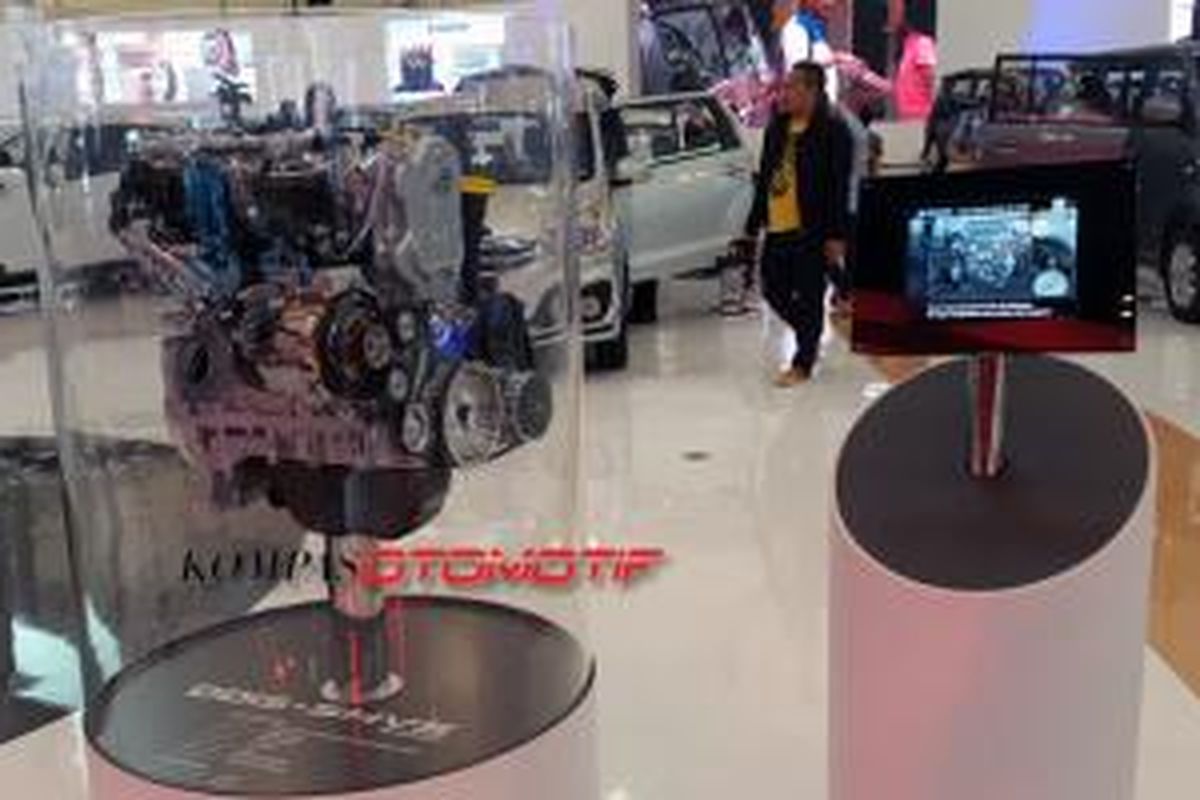 Mesin hibrida SHVS (Smart Hybrid Vehicle by Suzuki) diperkenalkan di Gaikindo Indonesia International Auto Show 2015.