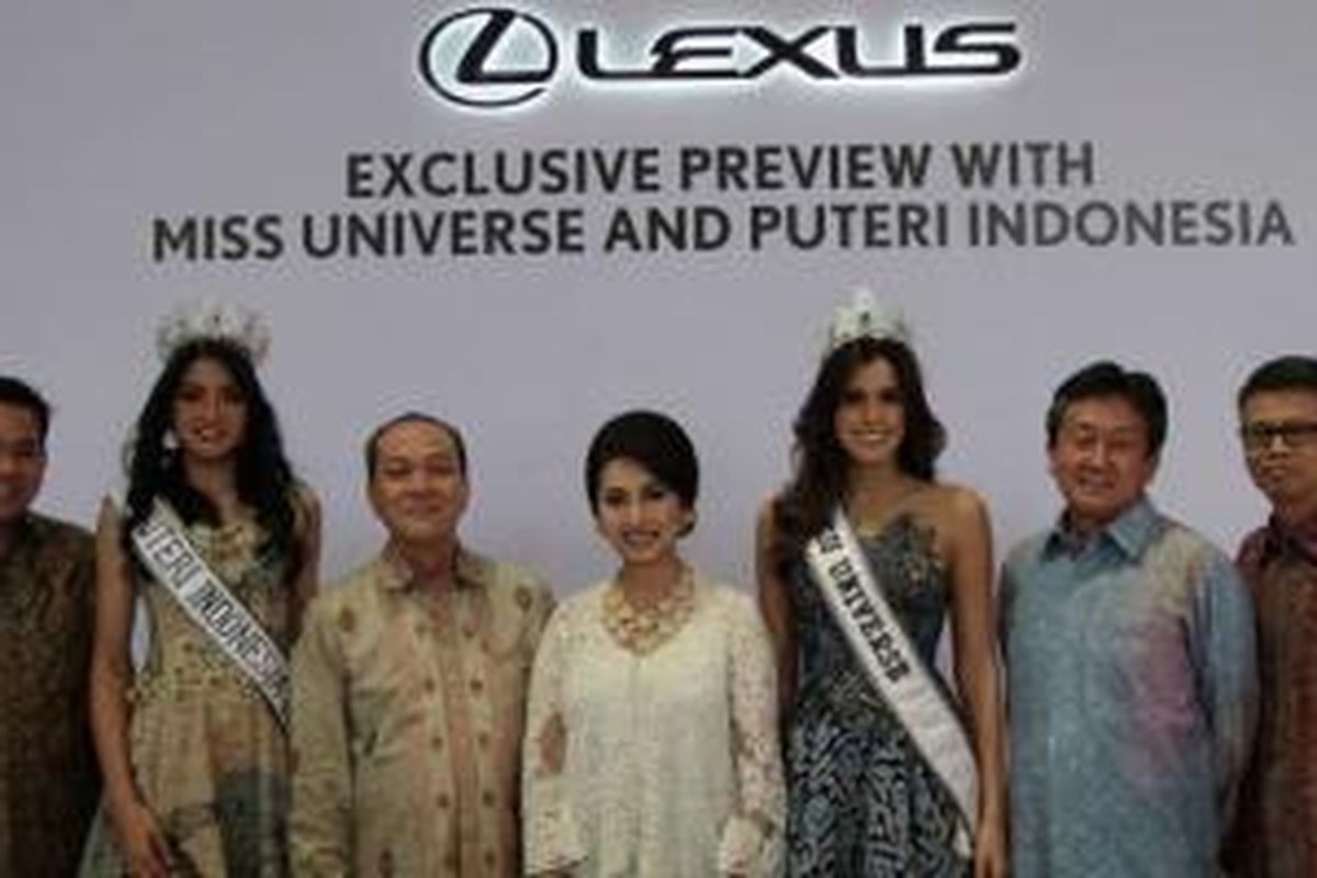Miss Universe 2014 berkunjung ke Lexus Gallery Indonesia