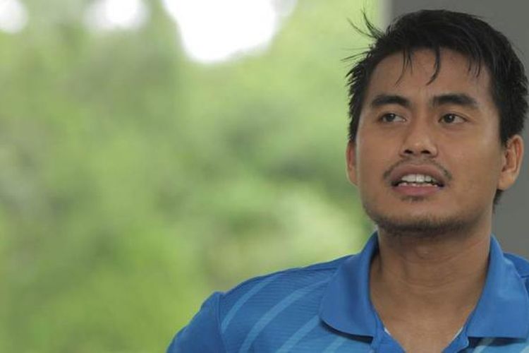 Pemain ganda campuran Indonesia, Tontowi Ahmad, berpose di kawasan pelatnas bulu tangkis nasional di Cipayung, Jumat (26/2/2016).