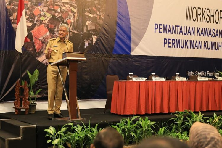 Gubernur Jawa Tengah (Jateng) Ganjar Pranowo dalam acara Workshop Pemantauan Kawasan Permukiman Kumuh di Hotel Santika Premiere Semarang, Senin (25/3/2019).