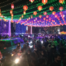 Satpol PP Kewalahan Urai Kerumunan Ribuan Warga yang Saksikan 1.000 Lampion Imlek di Solo