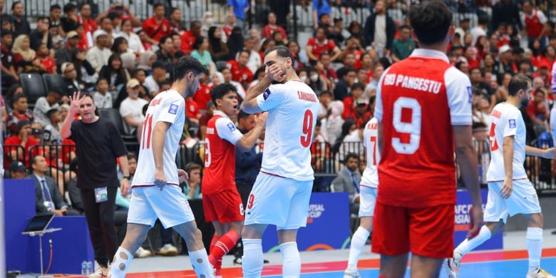 Hasil pertandingan Timnas Futsal Indonesia vs Iran dalam final Piala Asia Futsal 2026 di Indonesia Arena, Senayan, Jakarta, Sabtu (7/2/2026) malam WIB, berakhir dengan skor 5-5 hingga babak tambahan waktu. Kemudian, Iran memastikan kemenangan lewat drama adu penalti.