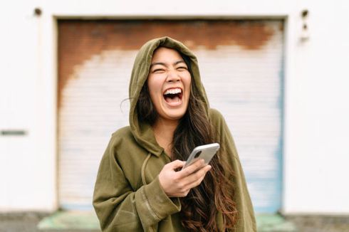 5 Manfaat Tertawa bagi Kesehatan Fisik dan Mental, Apa Saja?