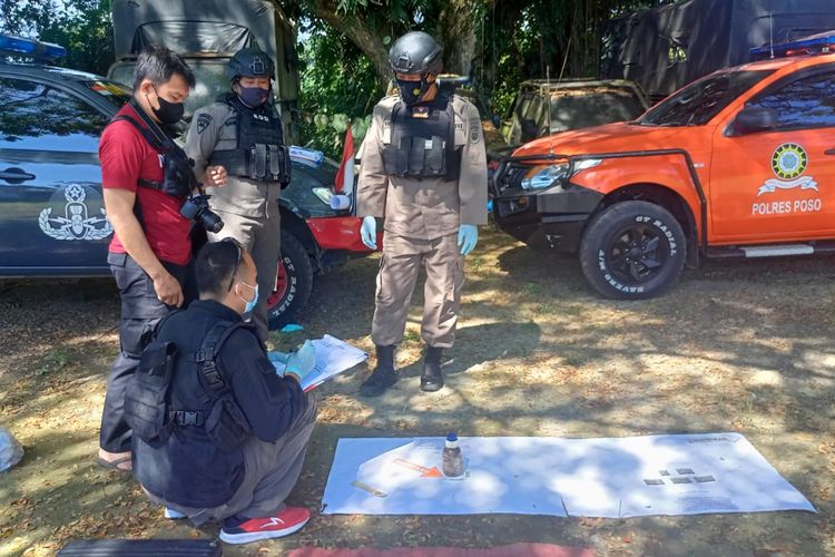 Foto//Suasana Tim Gegana Brimob Polda Sulawesi Tengah usai melakukan pemusnahan di Markas kompi Batalyon Brimob Polda Di Kelurahan Moengko Lama,Rabu (26/01) 