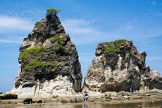 Cara ke Pantai Sawarna Naik DAMRI, Berangkat dari Stasiun Rangkasbitung