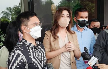 Rumah Tangga dengan Jonathan Frizzy Kandas, Dhena Devanka: Memang ...