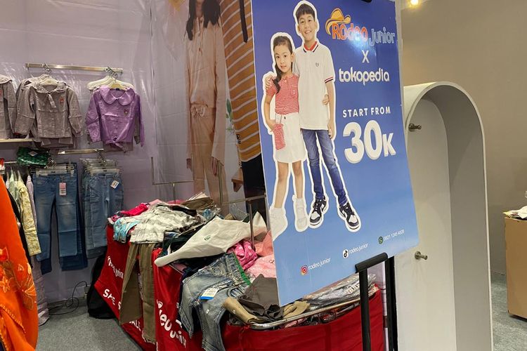 Produk Rodeo Junior di Indonesia Fashion Week 2024, JCC Senayan, Jakarta Pusat, Rabu (27/03/2024).