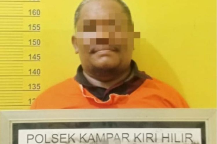 HS, pelaku penipuan yang diamankan Polsek Kampar Kiri Hilir di Kabupaten Kampar, Riau, Senin (15/11/2021).