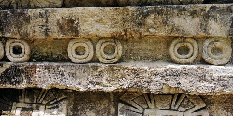 Suku Maya meninggalkan arsitektur dan karya seni yang menakjubkan.