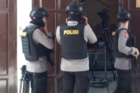 Polisi Perketat Penjagaan di Tempat Ibadah dan Pusat Keramaian di Kota Tangerang