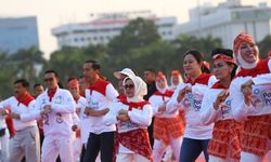 Menko PMK Ikut Tari Poco Poco Memecahkan Rekor Dunia