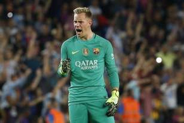 Ekspresi kiper FC Barcelona, Marc-Andre ter Stegen, saat tampil dalam laga La Liga kontra Atletico Madrid di Stadion Camp Nou, 21 September 2016.