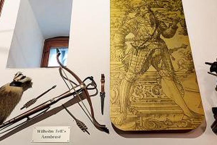 Hiasan senjata di Restoran Zeughauskeller, Zurich.