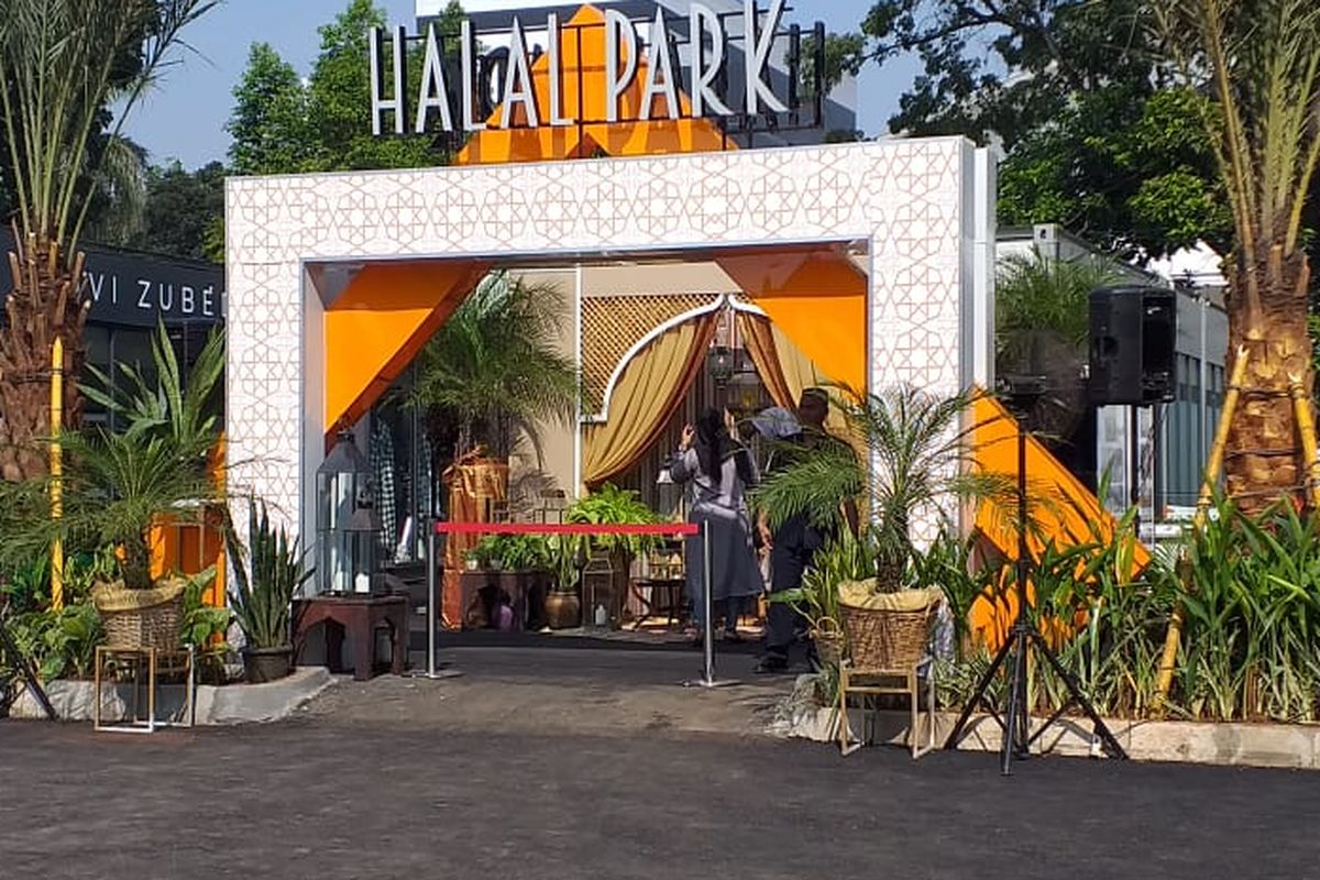 Gerbang Halal Park yang baru saja diresmikan Presiden Joko Widodo.