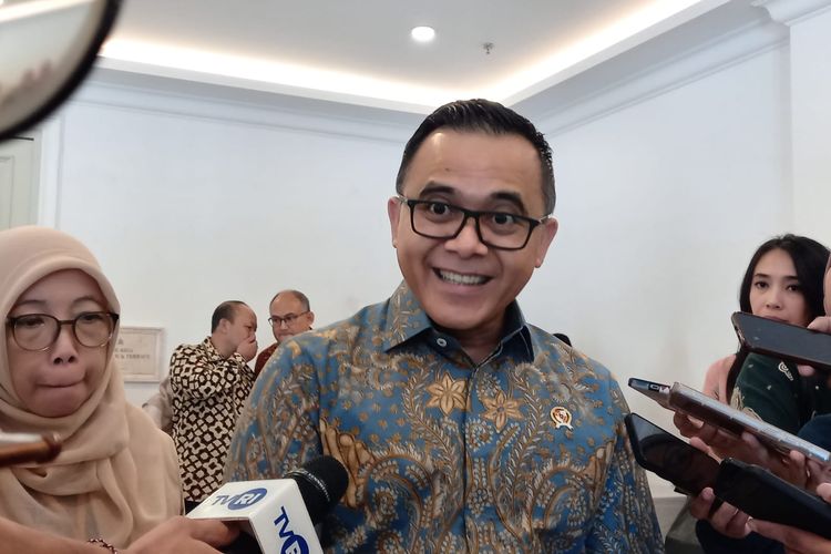 Menteri Pendayagunaan Aparatur Negara dan Reformasi Birokrasi (PAN-RB) Abdullah Azwar Anas usai acara ASN Culture 2023 di Jakarta, Kamis (14/12/2023). 