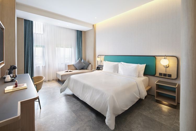 Kamar tipe Studio 30 di Vivere Hotel, Artotel Curated, Gading Serpong, Tangerang. 