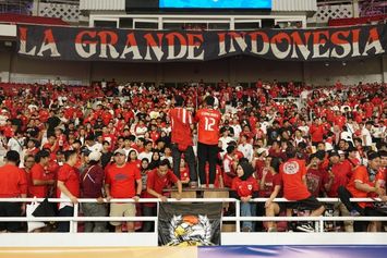 Aksi Pendukung Timnas U23 Indonesia di Final AFF 2025