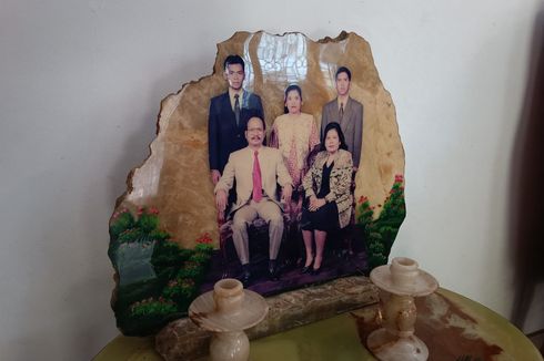 Kala Ucok Siahaan Aktivis 98 Hanya Hadir dalam Foto Keluarga di Rumahnya...