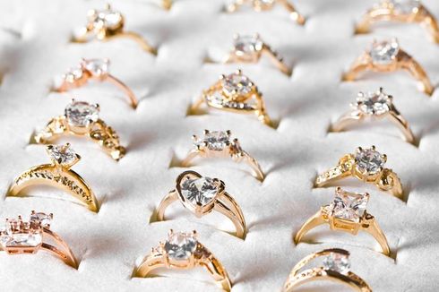 Benarkah Beli Perhiasan Emas di Dalam Mall Jauh Lebih Mahal?